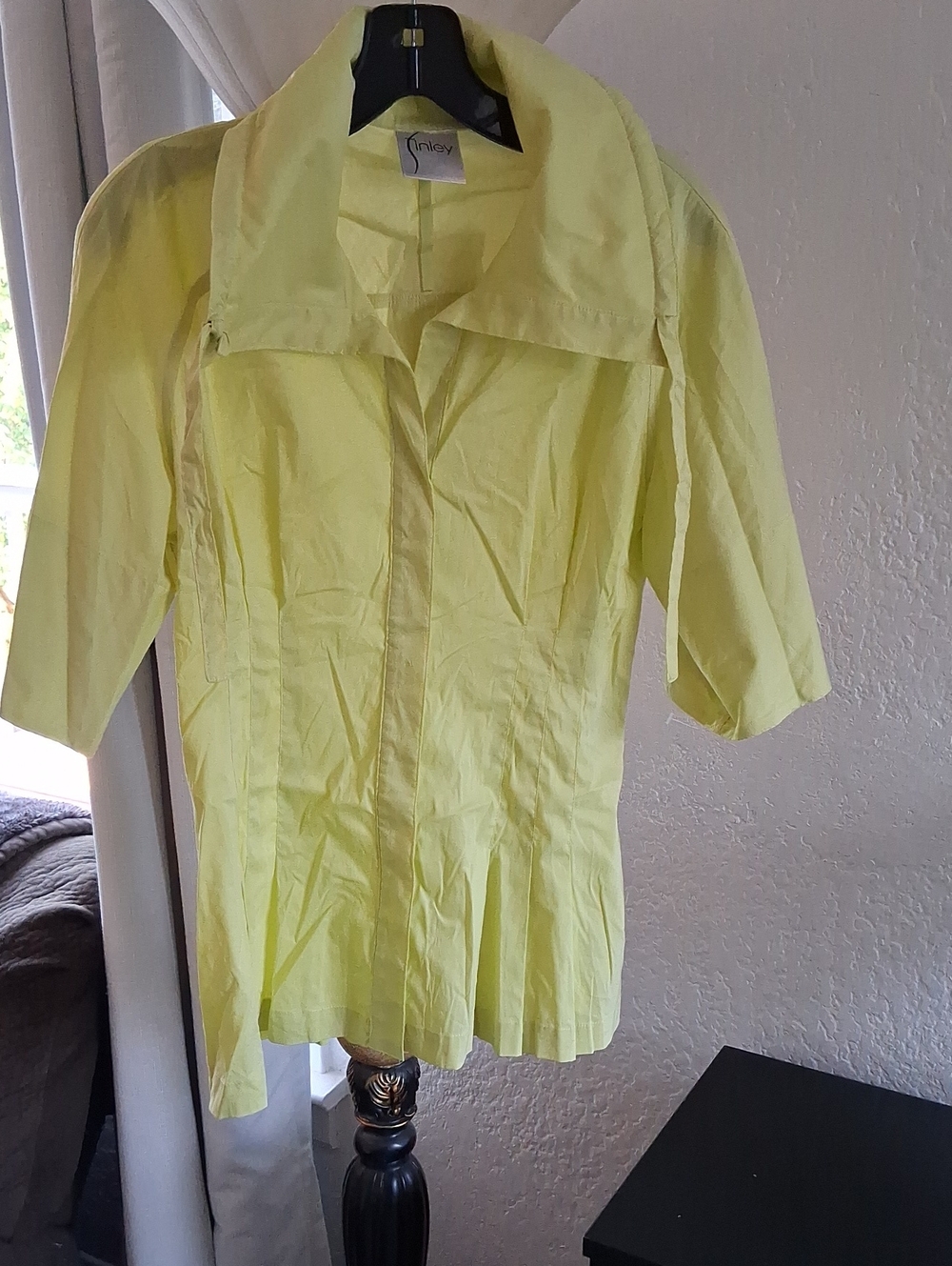 Finley Lemon Pleated Short-Sleeve Collared Blouse